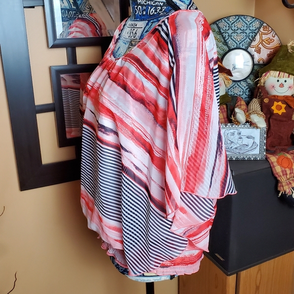 BCX ORANGE, BLACK, & WHITE FLUTTER SLEEVE TOP! - Picture 6 of 14